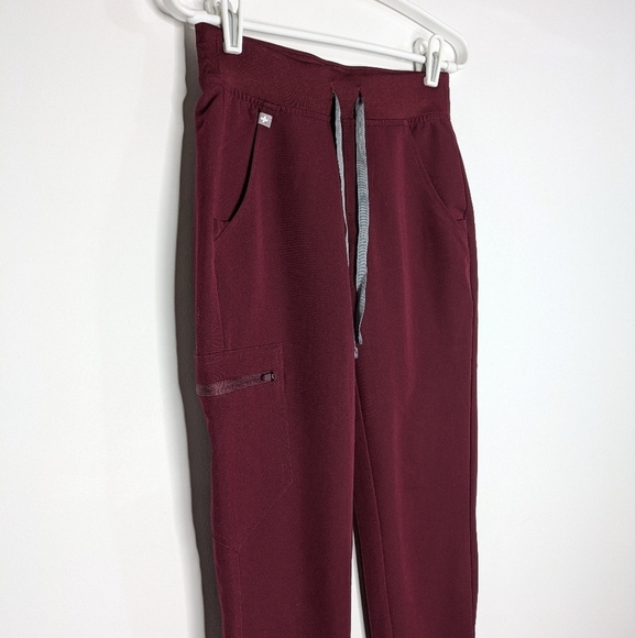Figs Technical Collection Zamora maroon drawstring scrub pants XXS - Picture 3 of 10